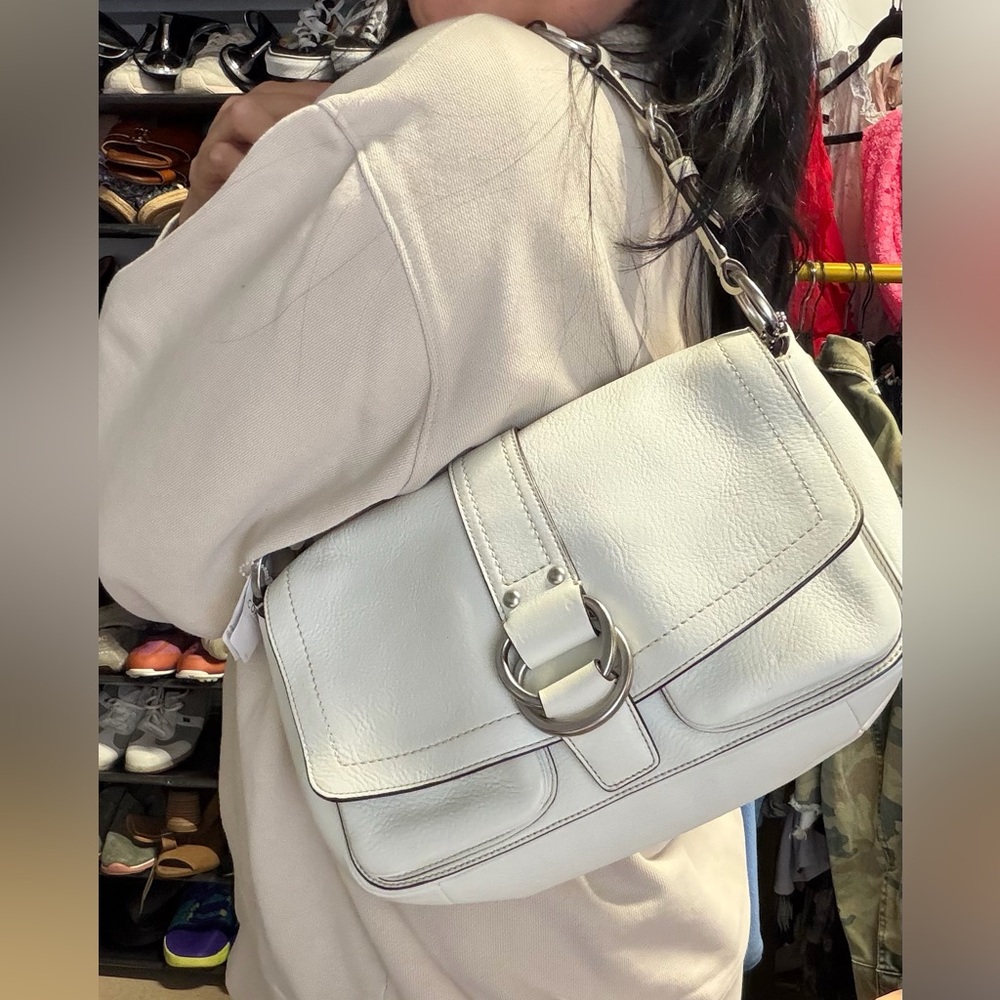 Coach White Leather‎ Shoulder Baguette Purse Silver Hardware - Picture 4 of 7